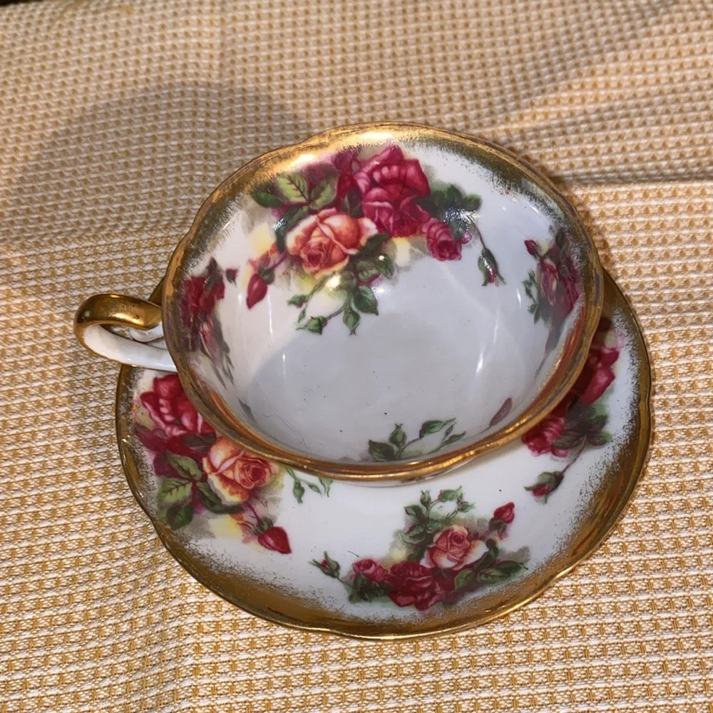 Vintage Old Gold Japan Pink Roses Gold Accents Footed teacup and saucer - Picture 2 of 5